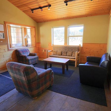 The Apex Mountain Lodge Екстер'єр фото
